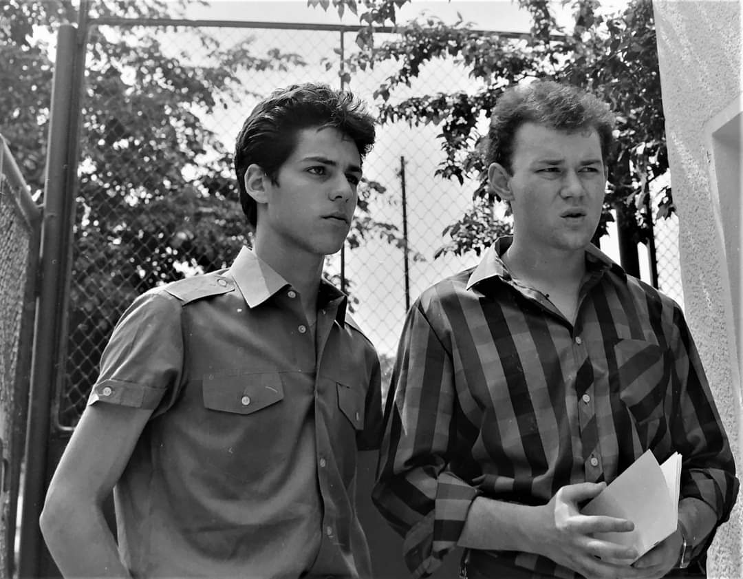 La propunerea Ministerului Culturii, Guvernul a adoptat, ieri, măsurile de aliniere a sistemului de finanțare a producției de film în România la evoluţia normelor europene, prin prelungirea duratei de aplicare a acestui program, până la finalul anului 2026, precum și ridicarea pragului anual la valoarea de 55 milioane Euro. În luna mai, Oficiul de Film și Investiții Culturale va deschide noua sesiune de apel de proiecte. În paralel cu redefinirea etapelor de înregistrare și finanțare a proiectelor, pentru o mai bună alocare a bugetului, aceste măsuri asigură cadrul necesar pentru revenirea României pe piața internațională de producție, estimându-se că, după deschiderea unei noi sesiuni și până la finalul anului 2026, vor fi atrase în România investiții directe de cel puțin 350 milioane Euro.